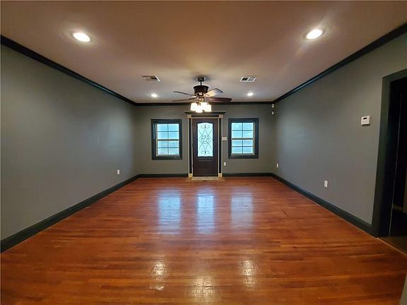 3rd image of 2221 2nd St