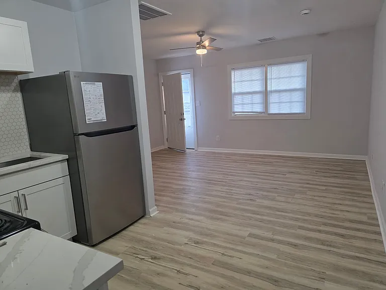 727 Branch St — Photo 3