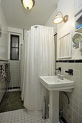 Rented by M.Woods & Associates | media 5
