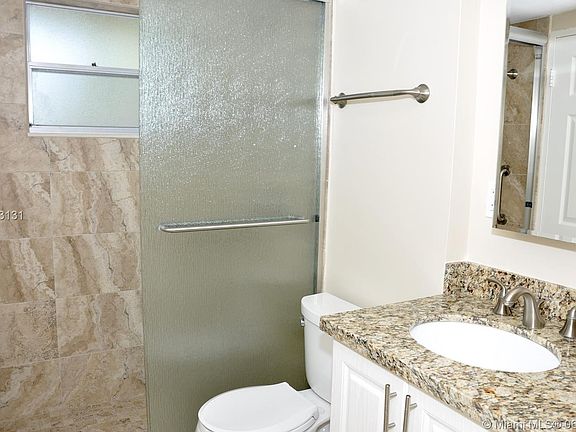 5th image of 220 Kings Point Dr APT 206
