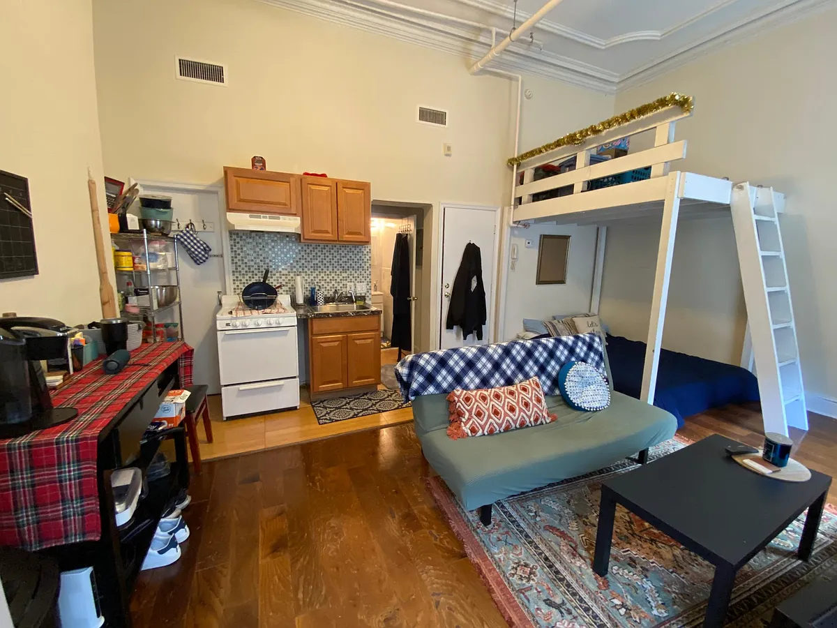 Building Photo - 2123 Walnut St #3F
