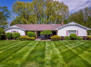 1957 Caronia Dr, Lyndhurst, OH 44124