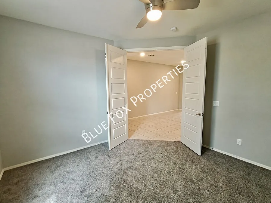8838 N Hardy Preserve Loop — Photo 3