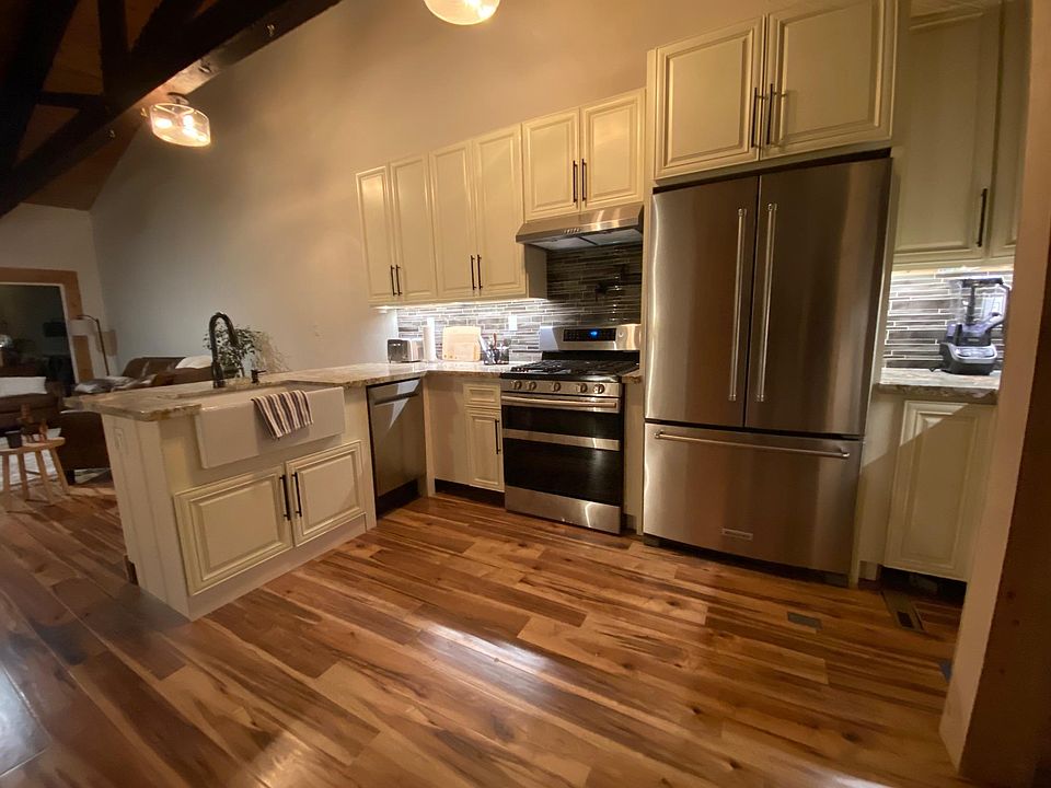 1st image of 3115 N Lake Blvd #31
