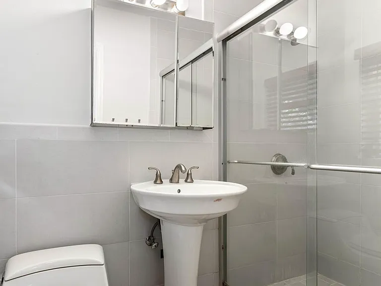4810 Riviera Dr #SFH — Photo 6