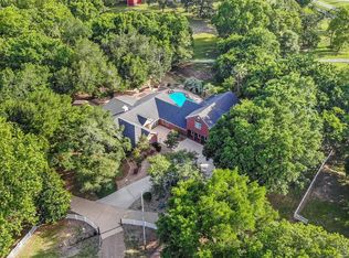 610 Oak Creek Ct, Sealy, TX 77474