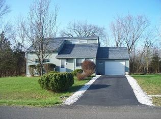 20 Longwood Dr, Athens, NY 12015