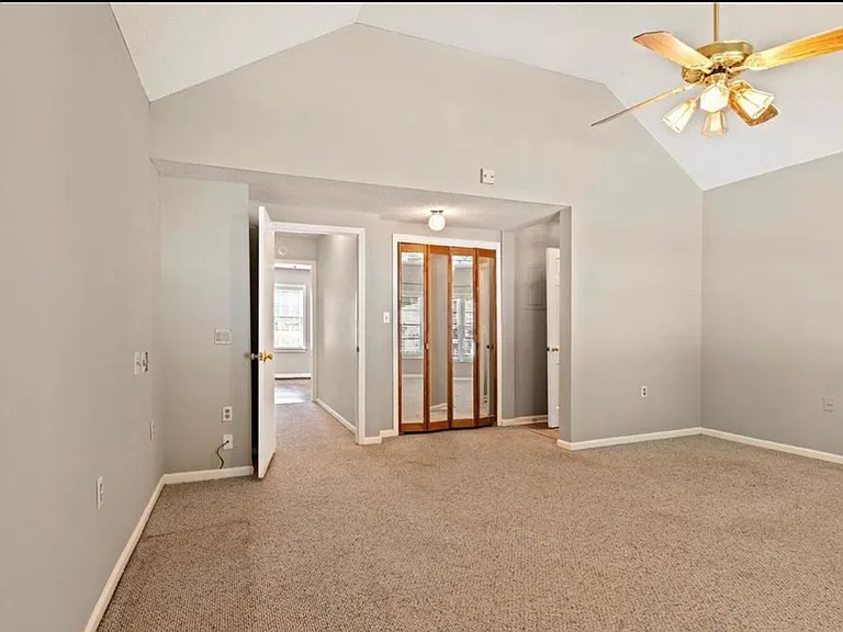 400 Rush Rd — Photo 18