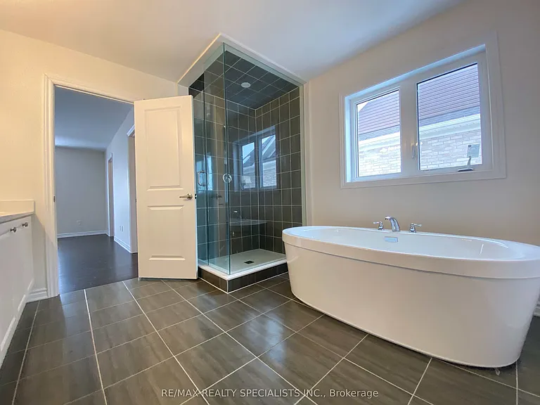 17 Oriole Cres — Photo 17