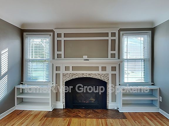 3rd image of 2621 W Hoffman Ave