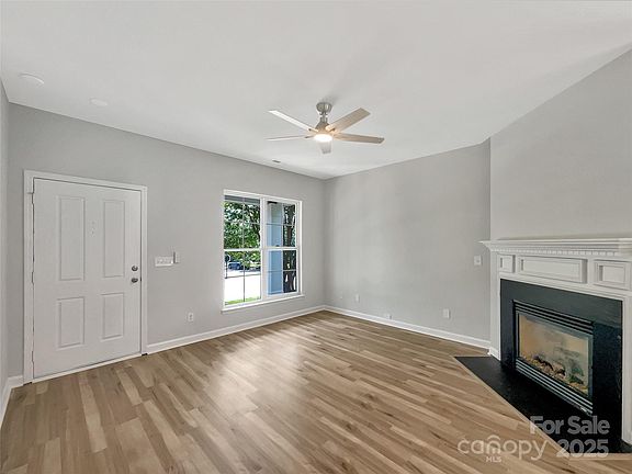 3rd image of 16815 Spruell St