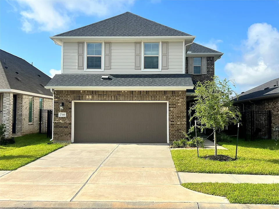 27103 Blue Pool Dr
