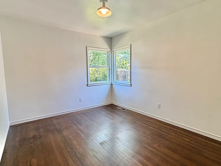 80 Broadmoor Ave — Photo 10
