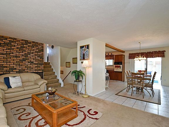 2nd image of 2726 Windon Dr