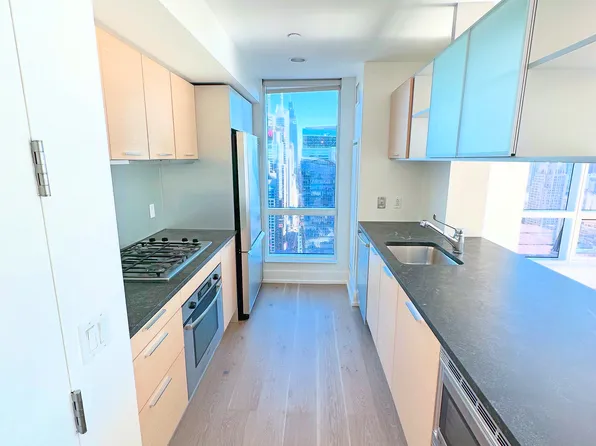 350 West 42nd Street image 6 of 33