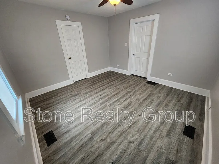 2528 S 8th St — Photo 8