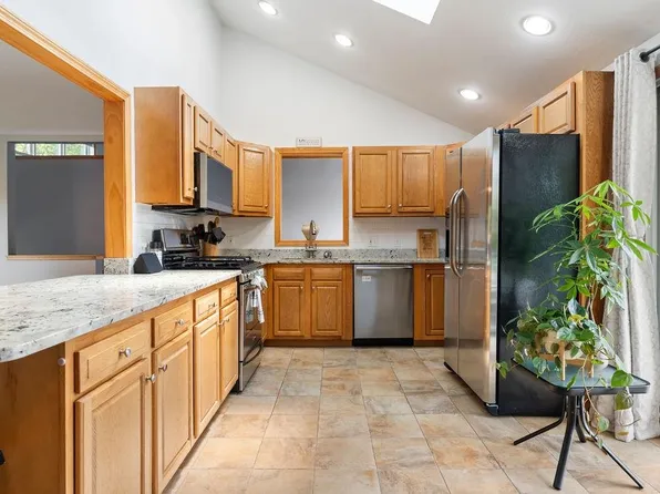19 Westray Drive, Nashua, NH 03062