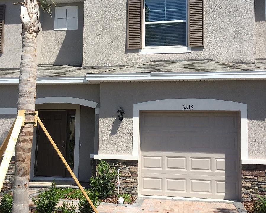 Front of the House 3816