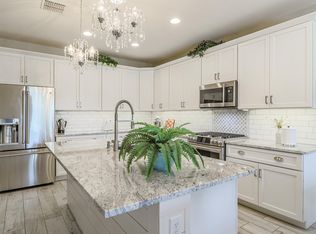 105 W Winterberry Ave, San Tan Valley, AZ 85140
