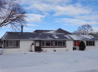 5020 Oak Center Dr, Oak Lawn, IL 60453