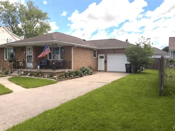 17 S Warsaw St, Depew, NY 14043