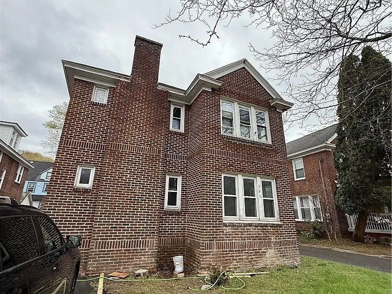 205 Fellows Ave #1 — Photo 2