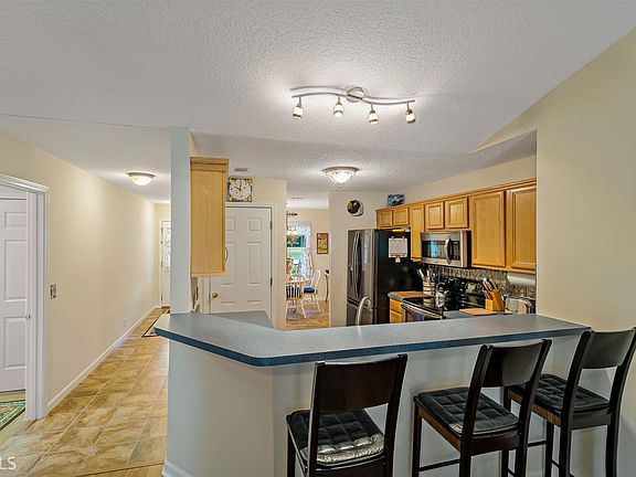 4th image of 147 Southwinds Dr