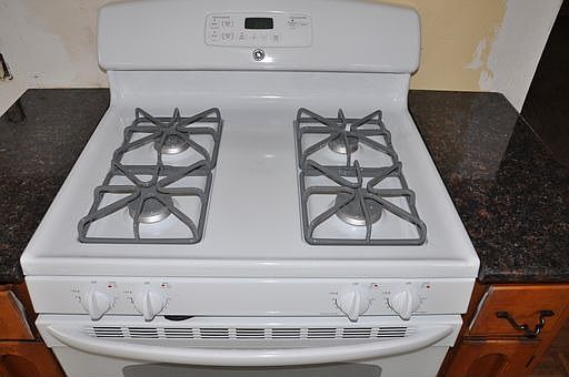 5th image of 1824 Laurel Ln