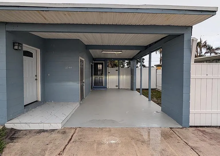 1044 Cypress Ln — Photo 9