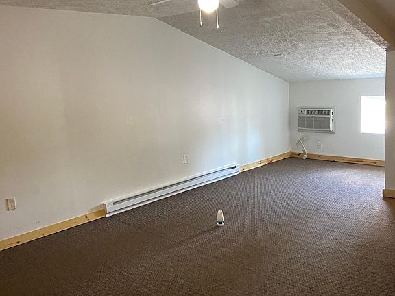 4th image of 690 W Judson St APT 6