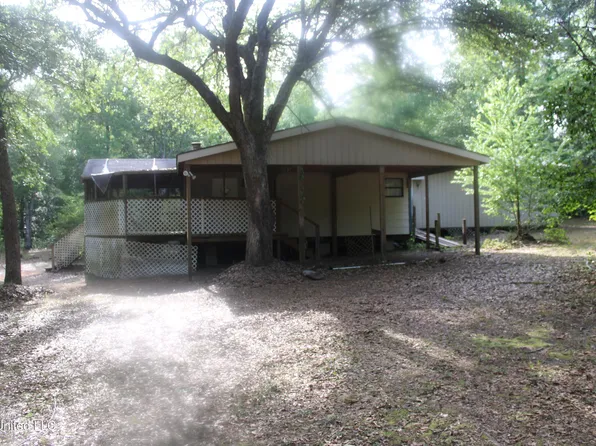 23223 Enchanted Ave, Pass Christian, MS 39571