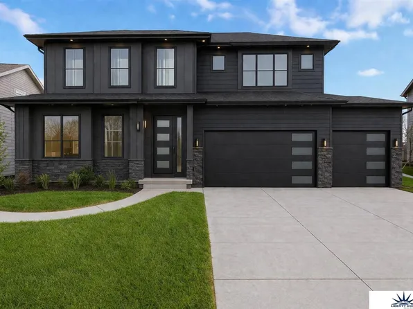 4306 S 211th St, Elkhorn, NE 68022