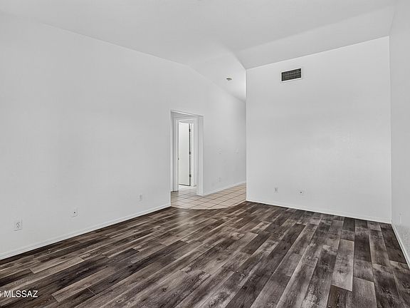 3rd image of 8935 E Golf Links Rd