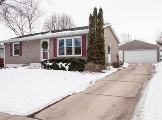 1916 46th St NW, Rochester, MN 55901