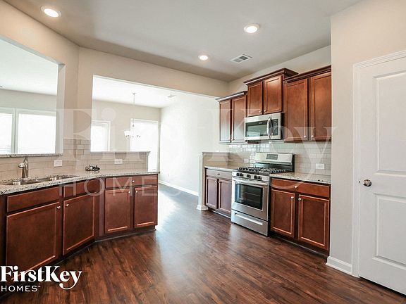 5th image of 3100 Baylor Cir
