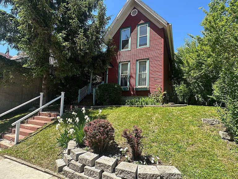 1617 N Van Buren St #A — Photo 1