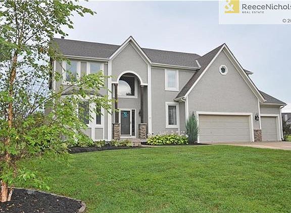 Lovely updated 2-story in private neighborhood - close in but country quiet!