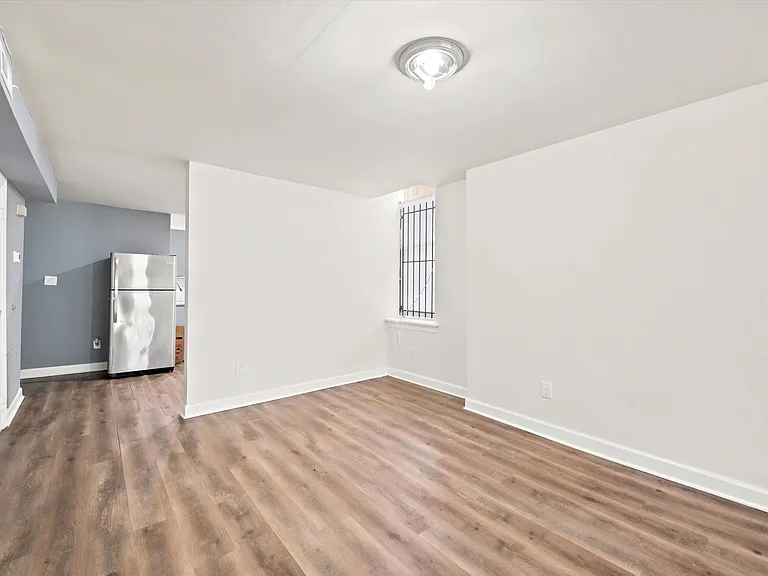 1721 W Tioga St #1 — Photo 5