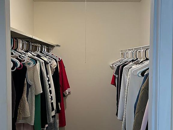 5th image of 1425 Esic Dr APT 2