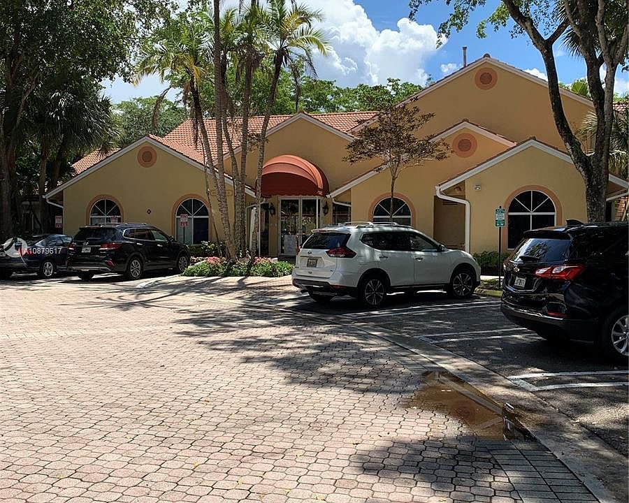 1st image of 1040 Coral Club Dr #1040