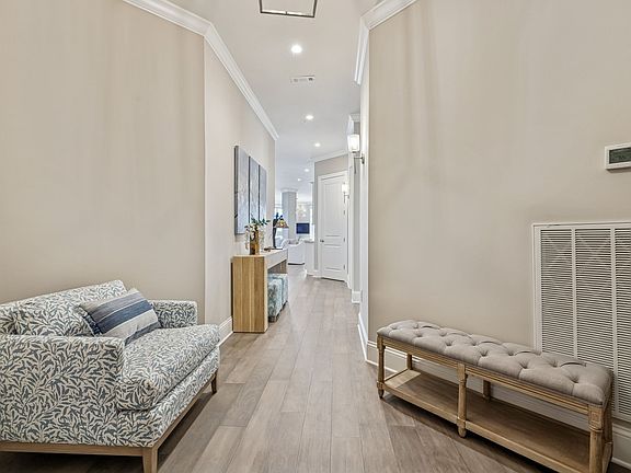 5th image of 1024 Club View Dr #D202