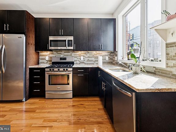 2nd image of 2555 Carpenter St APT A