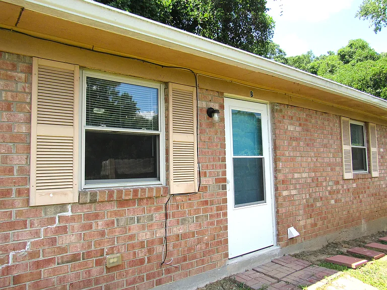 1700 Gunter St #B — Photo 1