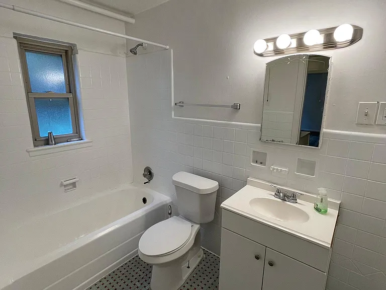 877 Ludlow Ave #5 — Photo 16