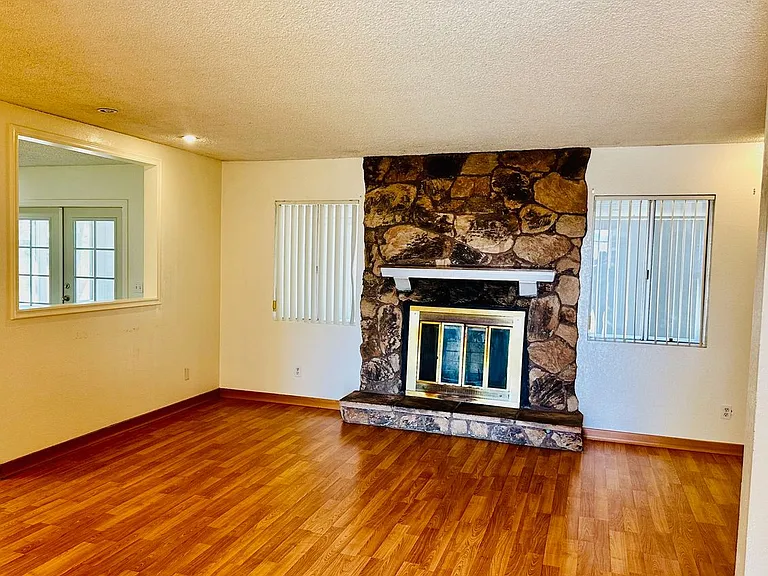 7578 Paisley Ave — Photo 3