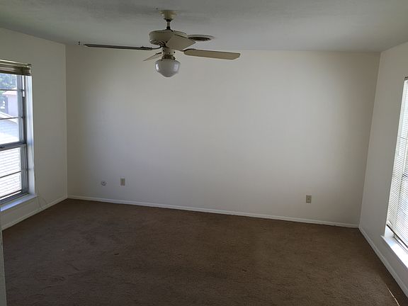 2nd image of 10544 Montgomery Blvd NE