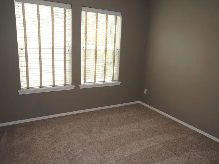2649 NW Kennedy Ct — Photo 26