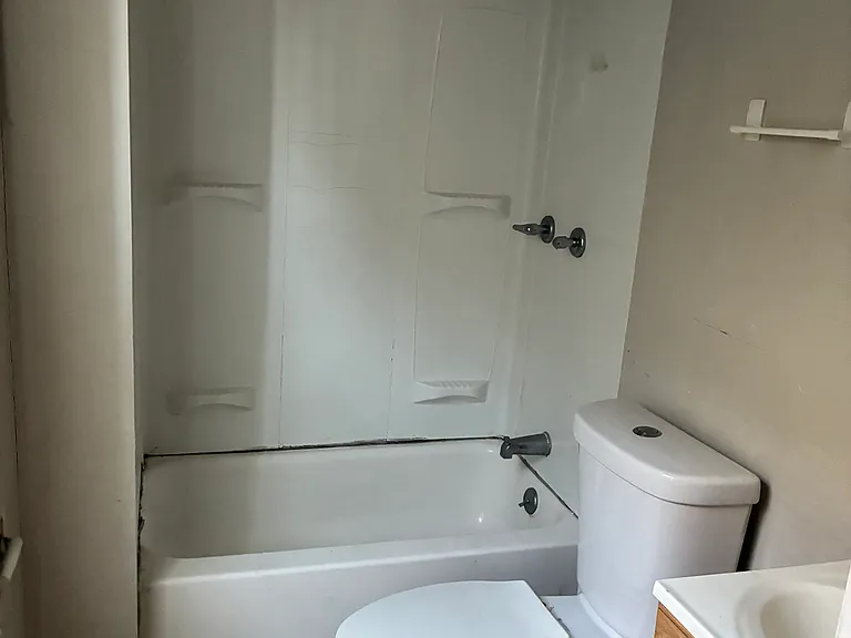 25 Pennsylvania Ave #1 — Photo 5