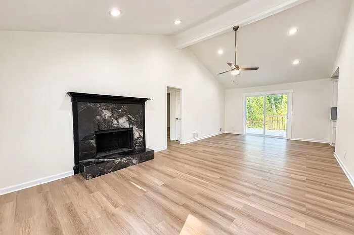4 bed, 3.0 bath, 1674 sqft, $2,200 — Photo 3
