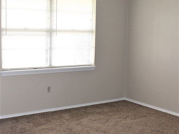 2nd image of 4655 SE Brighton Dr